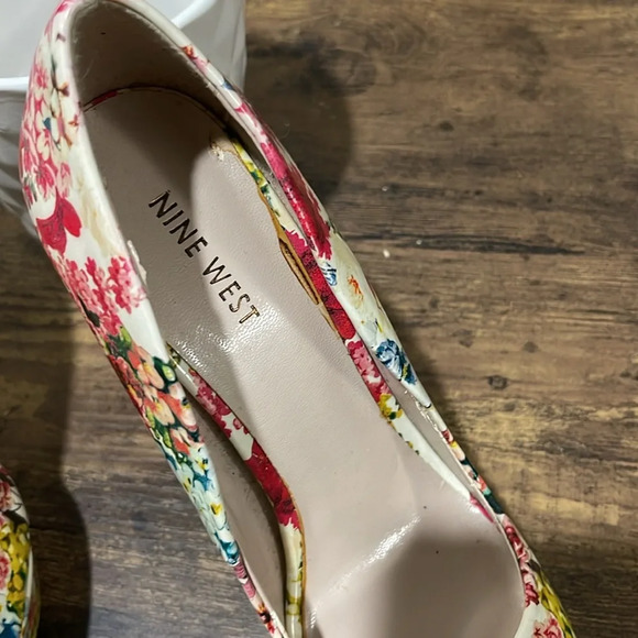 Nine West Flower Platform Peep Toe Heels Size 8 1/2 M Vishellel - Picture 5 of 6